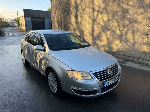 Volkswagen Passat Saloon, Diesel, 2009, Silver