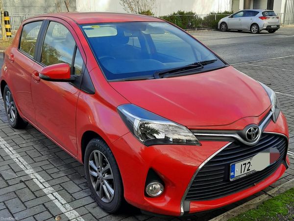 Toyota Yaris Hatchback, Petrol, 2017, Red