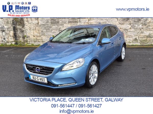 Volvo V40 Hatchback, Petrol, 2016, Blue