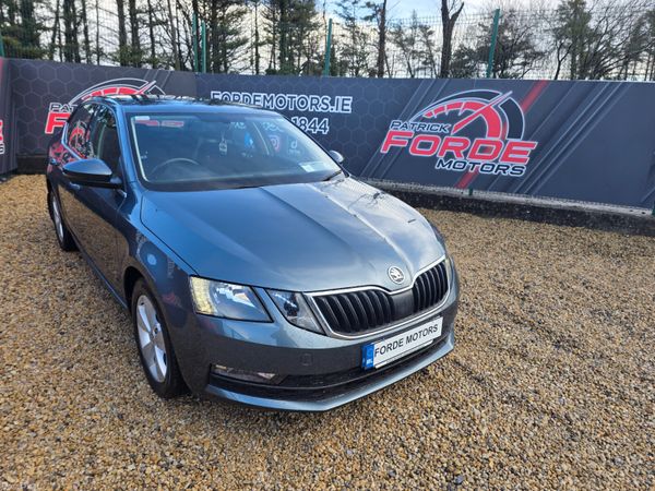 Skoda Octavia Hatchback, Diesel, 2018, Grey