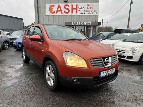 Nissan Qashqai Hatchback, Petrol, 2007, Red