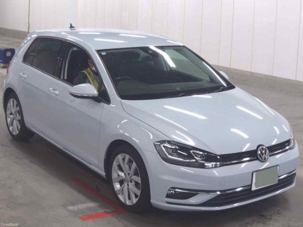 Volkswagen Golf Hatchback, Petrol, 2017, White