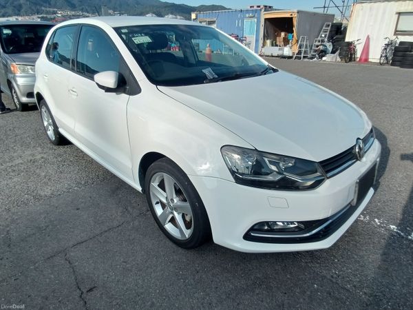 Volkswagen Polo Hatchback, Petrol, 2016, White
