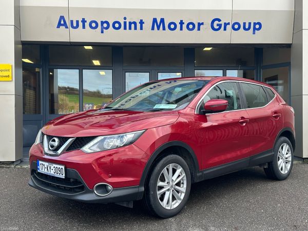 Nissan Qashqai SUV, Diesel, 2017, Red