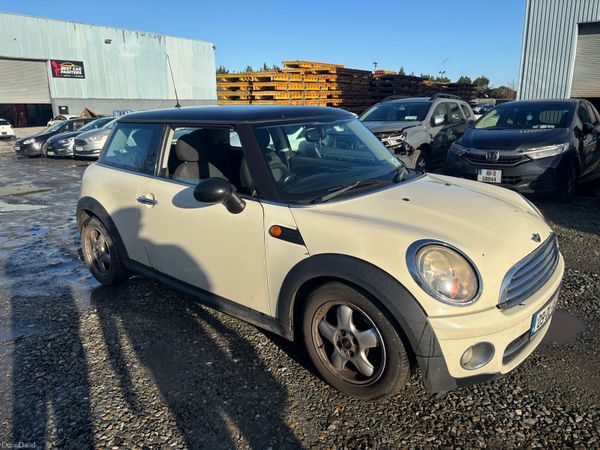 Mini Cooper Hatchback, Diesel, 2009, White