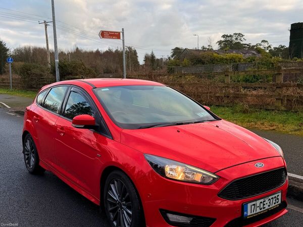 Ford Focus Hatchback, Diesel, 2017, Red