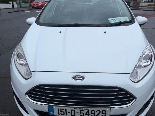 Ford Fiesta Hatchback, Petrol, 2015, White