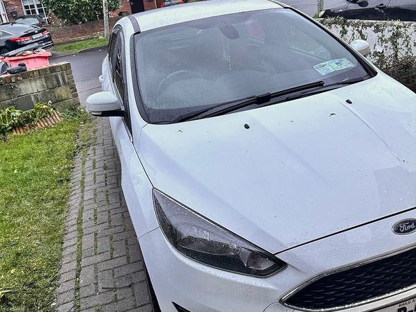Ford Focus Hatchback, Petrol, 2015, White