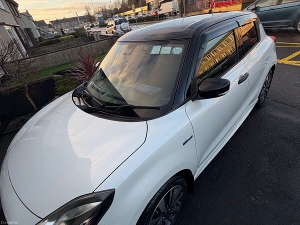 Suzuki Swift Hatchback, Petrol, 2017, White