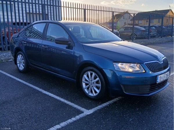 Skoda Octavia Saloon, Diesel, 2013, Blue