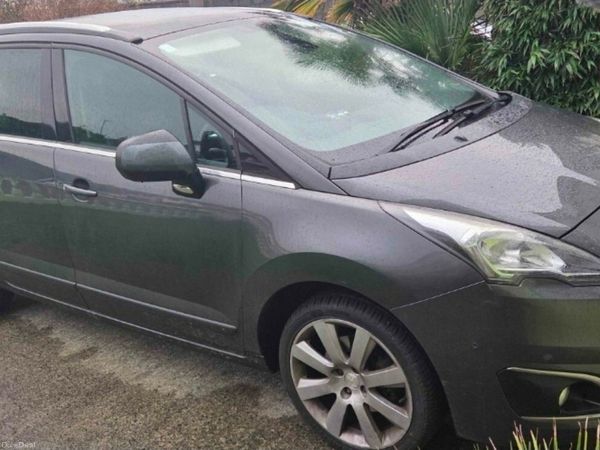 Peugeot 5008 MPV, Diesel, 2015, Grey
