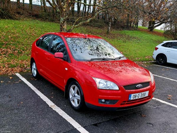 Ford Focus Hatchback, Petrol, 2008, Red