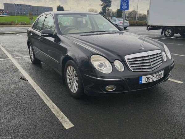 Mercedes-Benz E-Class Saloon, Petrol, 2009, Black