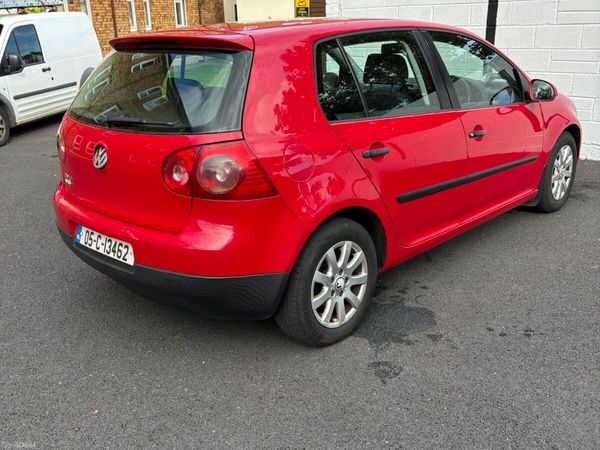 Volkswagen Golf Hatchback, Petrol, 2005, Red
