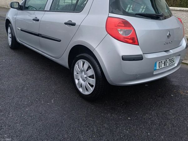 Renault Clio Hatchback, Petrol, 2007, Silver