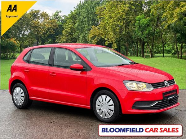 Volkswagen Polo Hatchback, Petrol, 2014, Red