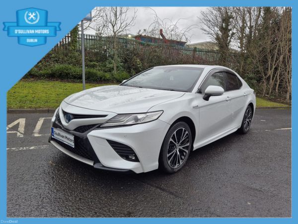 Toyota Camry Saloon, Petrol Hybrid, 2020, White