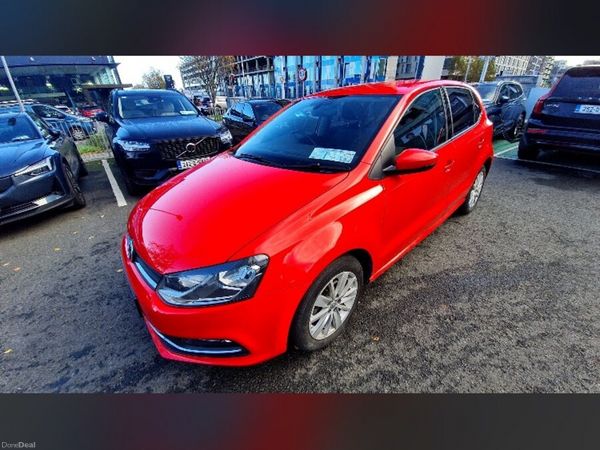 Volkswagen Polo Hatchback, Petrol, 2015, Red