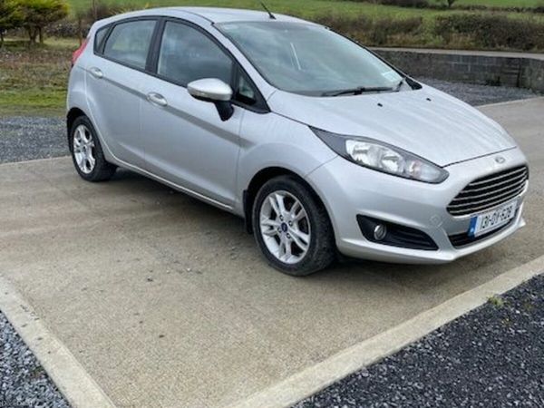 Ford Fiesta Hatchback, Petrol, 2013, Silver