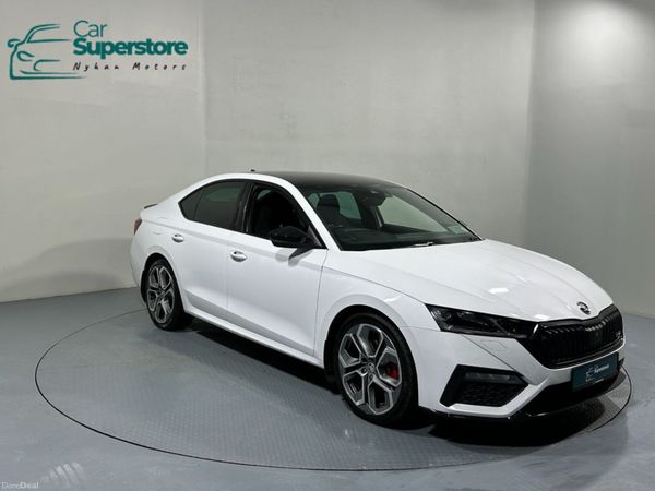 Skoda Octavia Saloon, Diesel, 2023, White