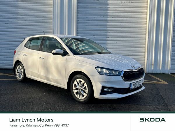 Skoda Fabia Hatchback, Petrol, 2022, White