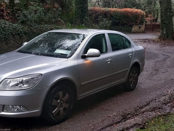 Skoda Octavia Hatchback, Diesel, 2010, Silver