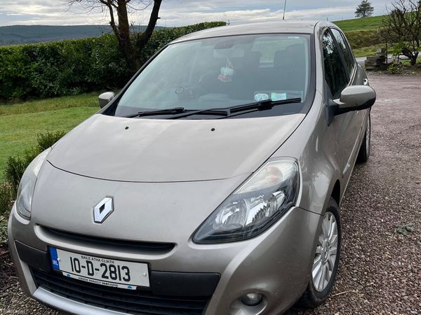 Renault Clio Hatchback, Petrol, 2010, Gold