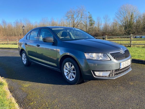 Skoda Octavia Saloon, Diesel, 2016, Grey