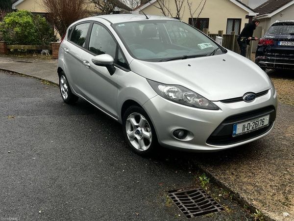 Ford Fiesta Hatchback, Petrol, 2011, Silver