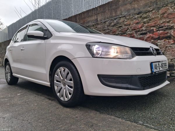 Volkswagen Polo Hatchback, Petrol, 2014, White