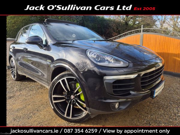 Porsche Cayenne SUV, Petrol Plug-in Hybrid, 2016, Black