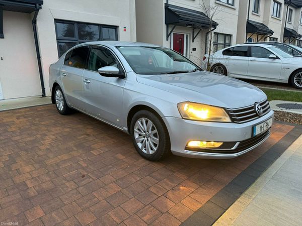 Volkswagen Passat Saloon, Diesel, 2011, Silver