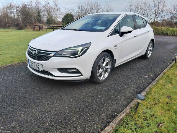 Opel Astra Hatchback, Diesel, 2016, White