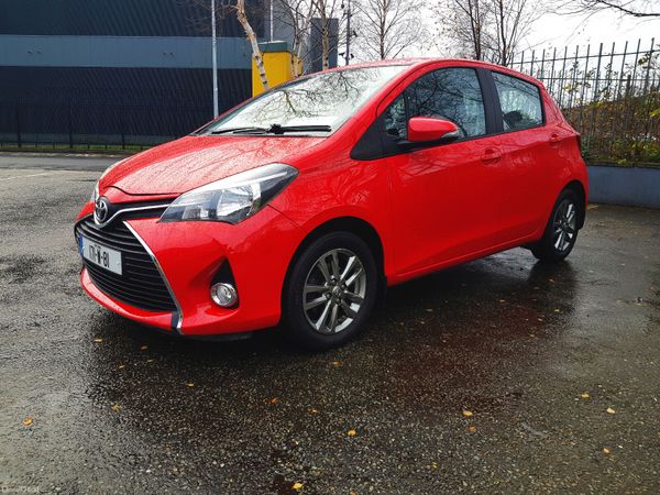 Toyota Yaris Hatchback, Diesel, 2017, Red