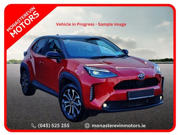 Toyota Yaris Cross Hatchback, Petrol Hybrid, 2023, Red