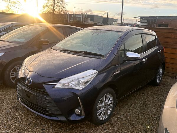 Toyota Vitz Hatchback, Petrol Hybrid, 2017, Blue