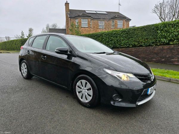 Toyota Auris Hatchback, Diesel, 2013, Black