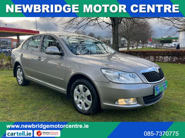 Skoda Octavia Hatchback, Diesel, 2012, Beige