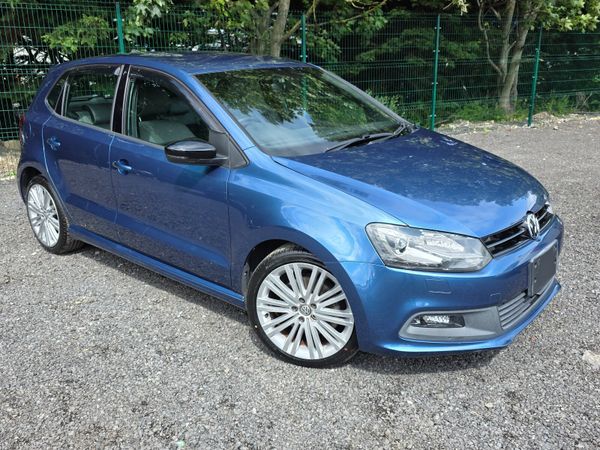 Volkswagen Polo Hatchback, Petrol, 2015, Blue