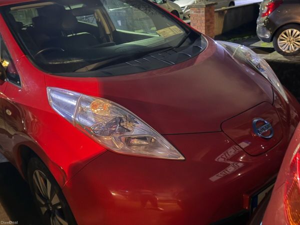 Nissan Leaf Hatchback, Electric, 2015, Red