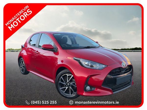 Toyota Yaris Hatchback, Petrol Hybrid, 2023, Red