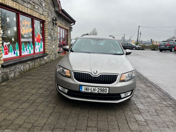 Skoda Octavia Estate, Diesel, 2014, Beige