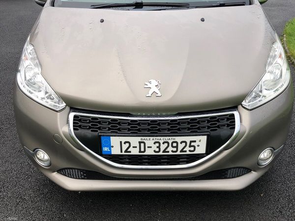 Peugeot 208 Hatchback, Diesel, 2012, Grey