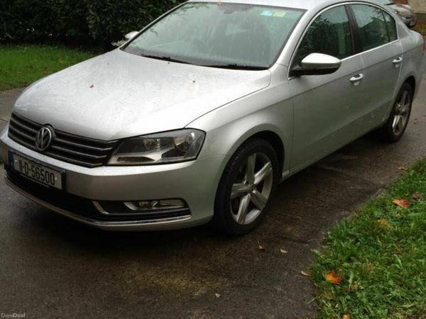 Volkswagen Passat Saloon, Petrol, 2011, Silver