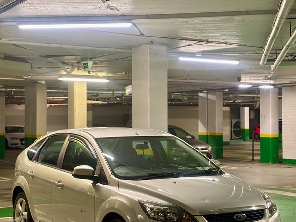 Ford Focus Hatchback, Petrol, 2008, Silver