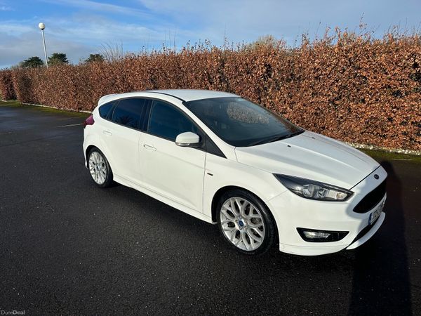 Ford Focus Hatchback, Petrol, 2017, White