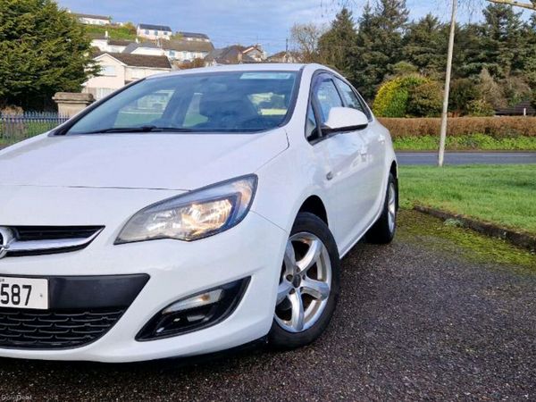 Opel Astra Saloon, Petrol, 2013, White