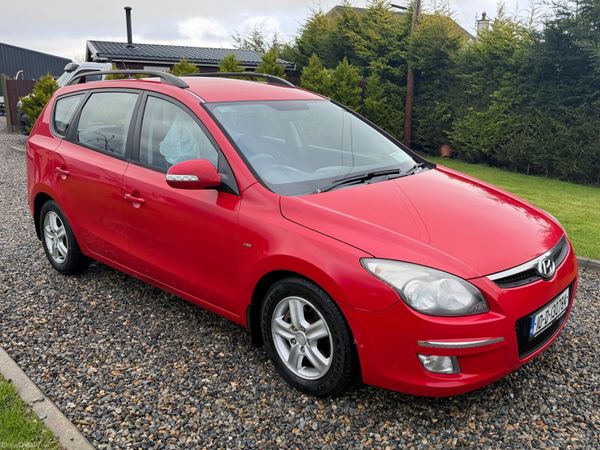 Hyundai i30 Estate, Diesel, 2010, Red