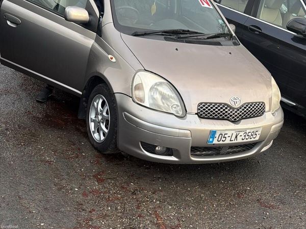 Toyota Yaris Hatchback, Petrol, 2005, Grey