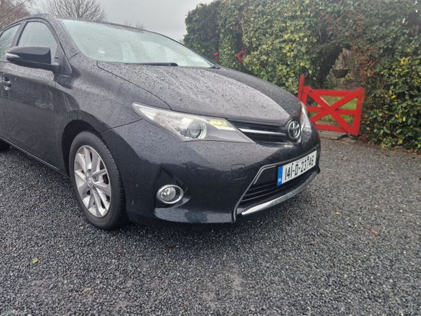 Toyota Auris Hatchback, Diesel, 2014, Black